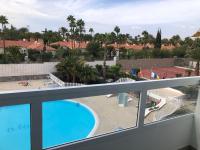 Bazén v ubytování Apartamentos Aloe nebo v jeho okolí