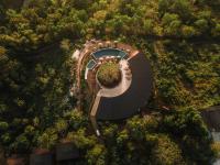 Naturlandskabet i nærheden af resortet