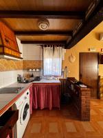 A kitchen or kitchenette at Casas Rurales Carrizosa