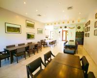 Posezení v ubytování Lucero Golf and Country Club Tree Houses