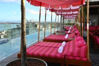 Fera Palace Hotelにあるバルコニーまたはテラス