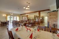 Restauracja lub miejsce do jedzenia w obiekcie Golf&Wellness Resort Alfrédov