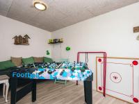 Herní místnost v ubytování 5 person holiday home in Hemmet-By Traum