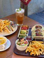 Φαγητό σε αυτό το ξενοδοχείο ή κάπου εκεί κοντά