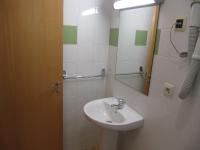 A bathroom at Hostal La Vila