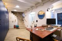 Televízia a/alebo spoločenská miestnosť v ubytovaní ART HOME ARTHUR by DuHomes