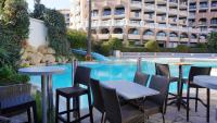 Bazén v ubytovaní Appartement 616, 5 personnes belle vue Mer By Palmazur Vacances alebo v jeho blízkosti