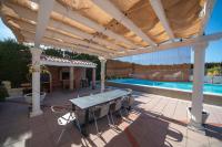 Bazén v ubytování Casa rural Granada Los Corralillos de Pepa nebo v jeho okolí