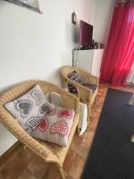 Telewizja i/lub zestaw kina domowego w obiekcie Résidence Les Gemeaux I - Appartement trois pièces au coeur du village MAE-2304