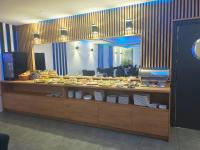 Jedlo v ubytovaní bed & breakfast alebo blízkom okolí