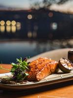 Jídlo v hotelu nebo okolí