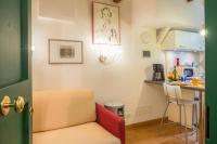 Sitornino Apartmentにあるキッチンまたは簡易キッチン