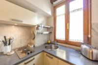 Sitornino Apartmentにあるキッチンまたは簡易キッチン