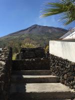 A general mountain view or a mountain view taken from the holiday home
