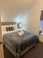 4 bed bungalow near Airportにあるベッド