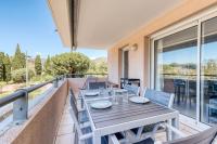 Balkon lub taras w obiekcie T2 in Lavandou - Residence with Swimming Pool