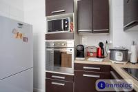 Kuchnia lub aneks kuchenny w obiekcie Apartment near station and shops