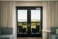 Ein Sitzbereich in der Unterkunft Hotel Effie Sandestin Resort, Autograph Collection