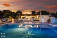 Bazén v ubytování Villa Gema by Abahana Villas nebo v jeho okolí