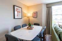 Posezení v ubytování Wellington Place I Your Apartment