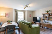TV a/nebo společenská místnost v ubytování Wellington Place I Your Apartment