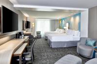 Courtyard Baltimore Downtown/McHenry Rowにあるテレビまたはエンターテインメントセンター