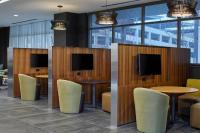 Courtyard Baltimore Downtown/McHenry Rowにあるテレビまたはエンターテインメントセンター