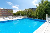 Basen w obiekcie Apartamenty Fenomen - Premium Porto Nadmorskie Tarasy w Kołobrzegu lub w pobliżu