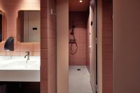 Ein Badezimmer in der Unterkunft The Elephant Hostel
