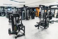 Centrum fitness w obiekcie Hotel Szatmári & Étterem Jászberény