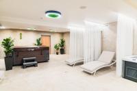Część wypoczynkowa w obiekcie Hotel Szatmári & Étterem Jászberény