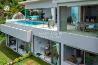 Bazén v ubytování Villa Jugraj - A Perfect Retreat for Your Rejuvenating Vacation in Chaweng Noi Samui nebo v jeho okolí