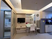 Sea Residences MOA Pasay Manila - Rose Staycationにあるキッチンまたは簡易キッチン