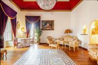 A seating area at Palazzo Viola Suite Panoramica Palermo