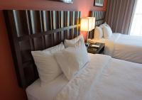 Embassy Suites Ontario - Airportにあるベッド