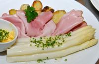 Jídlo v hotelu nebo okolí