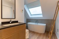 Łazienka w obiekcie Superb fully renovated semi-detached house for 6 people