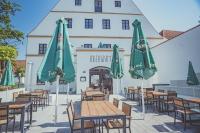 Ein Restaurant oder anderes Speiselokal in der Unterkunft Mariandl im Oberwirt 