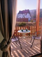 Balkon lub taras w obiekcie Okno na Śnieżkę, Apartament z 2 Łazienkami, tarasem, ogrodem, parkingiem i pięknym widokiem