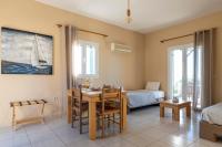 Posteľ alebo postele v izbe v ubytovaní Kefalonian Oneira Villas