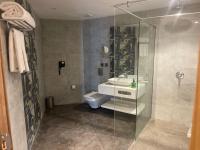 Koupelna v ubytování Phoenix Hotel & Wellness