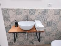 A bathroom at CASA MAFALDA - Rooms, friends and more - Affittacamere, Guest House