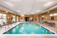 MainStay Suites Spokane Airportの敷地内または近くにあるプール