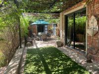 Taman di luar Aloe Guesthouse Klerksdorp