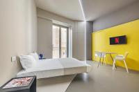 Televízia a/alebo spoločenská miestnosť v ubytovaní Fiveplace Design Suites & Apartments