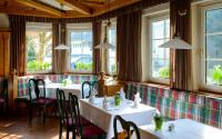 Restauracja lub miejsce do jedzenia w obiekcie Hotel Walserwirt