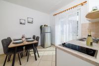 Kuchyňa alebo kuchynka v ubytovaní Apartments MAJA