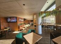 TV a/nebo společenská místnost v ubytování Nice & Comfortable 2BHK panoramic balcony with swimming pool