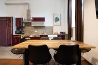 A kitchen or kitchenette at Vintagehome Schönbrunn