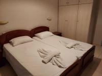 A bed or beds in a room at Canditas Studios